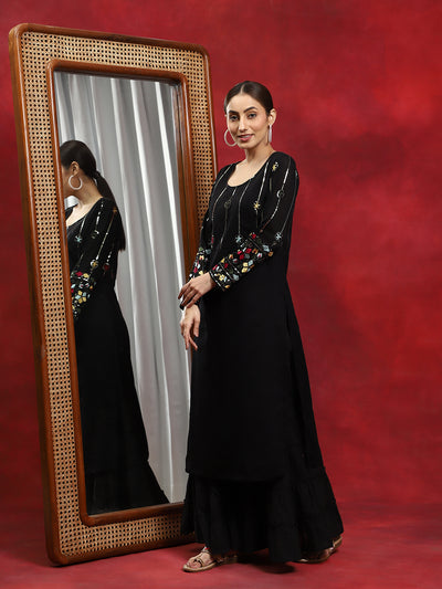 Black Floral Embroidered Kurta