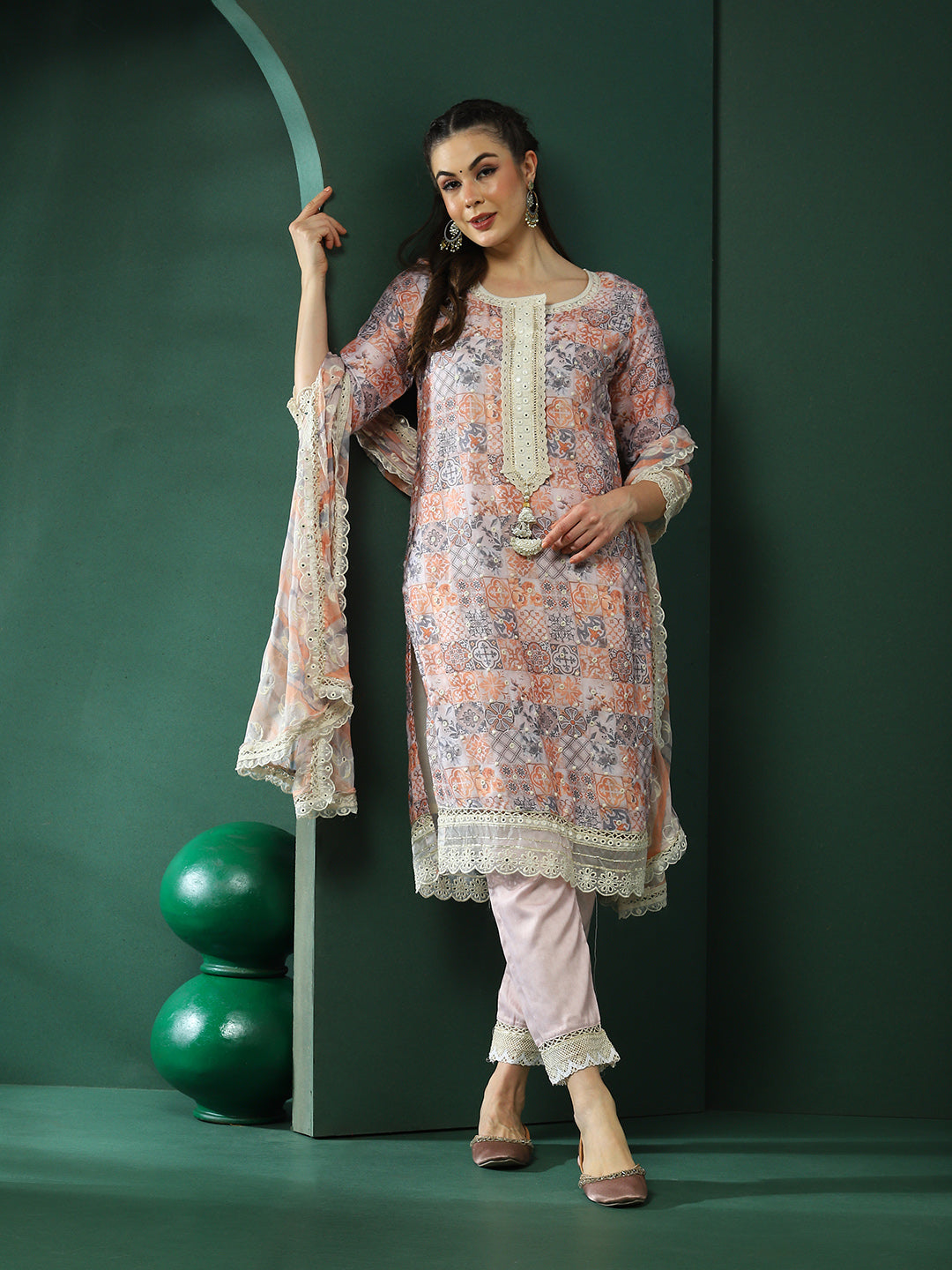 Cream Schiffli Pakistani Kurta Pant With Dupatta