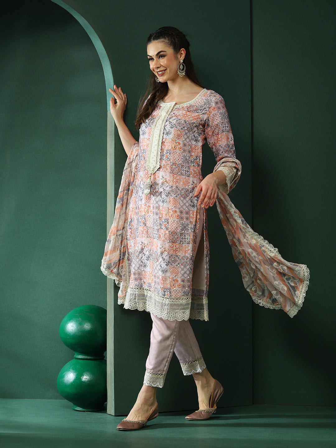 Cream Schiffli Pakistani Kurta Pant With Dupatta