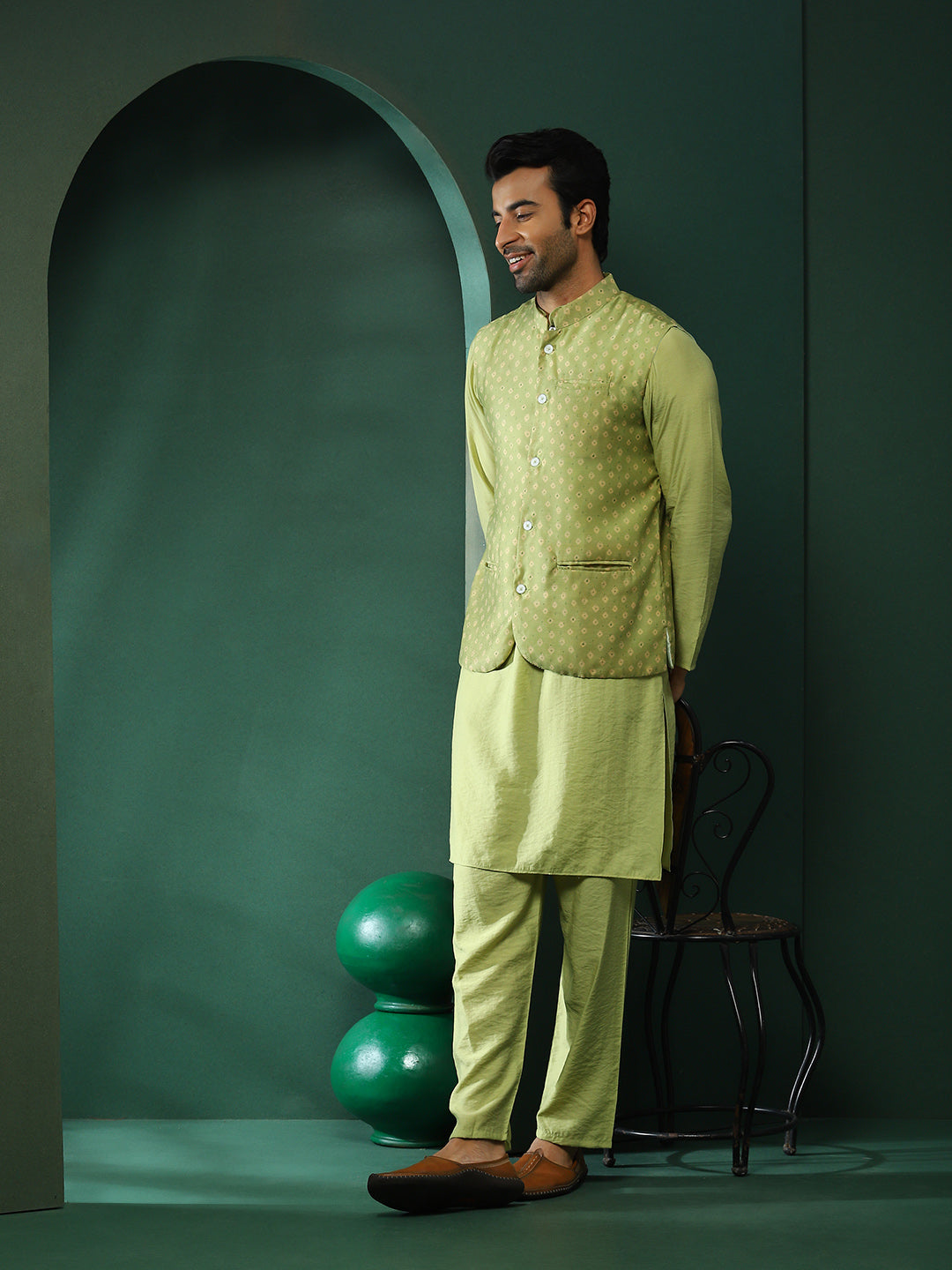 Green Kurta Pyjama With Bandhani Print Nehru Jacket