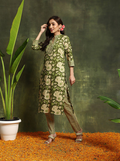 Green Floral Print Straight Kurta With Pant