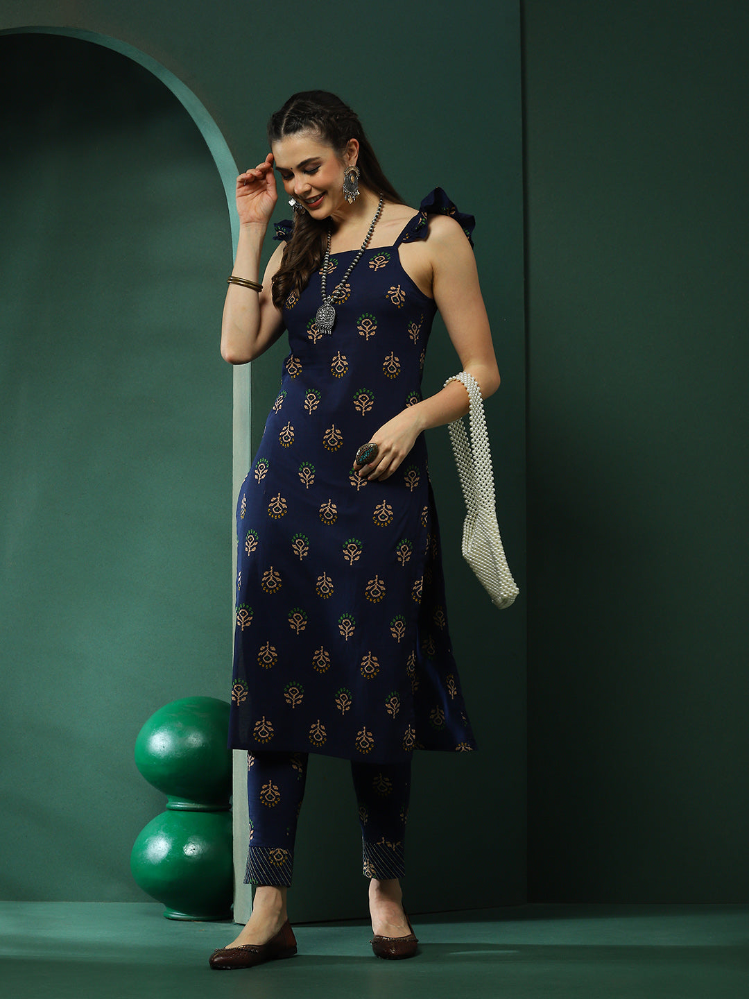 Navy Blue Floral Print Kurta With Pant