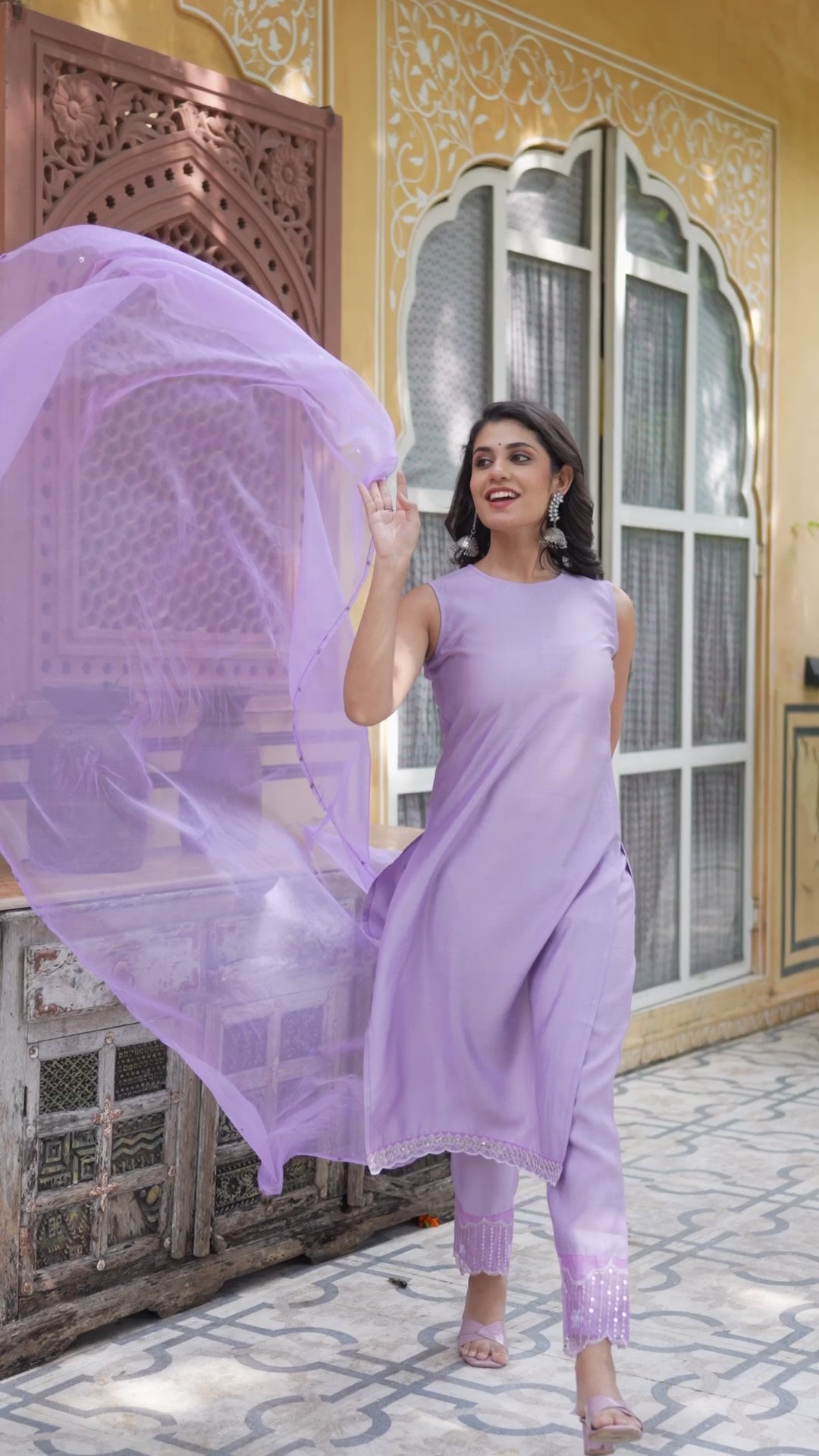Lavender Sleevessless Kurta Sharara With Organza Sequinned Dupatta