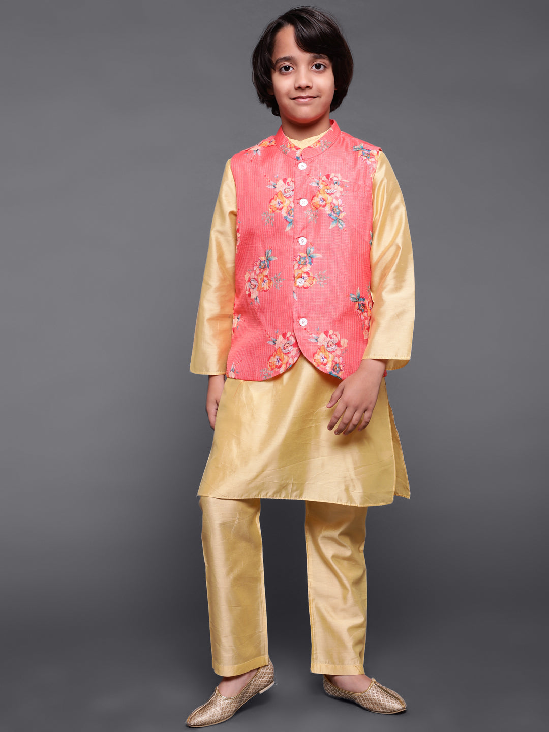 Cream & Peach Floral Print Kurta Pyjama With Nehru Jacket
