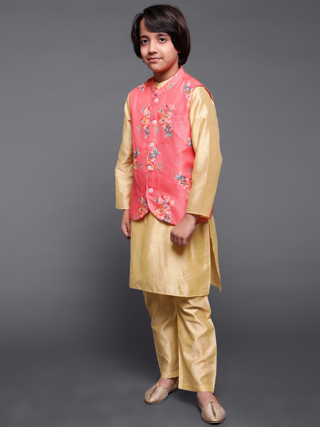 Cream & Peach Floral Print Kurta Pyjama With Nehru Jacket